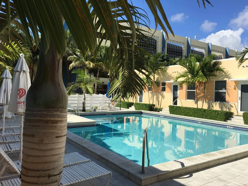 oasis surfside pool 1