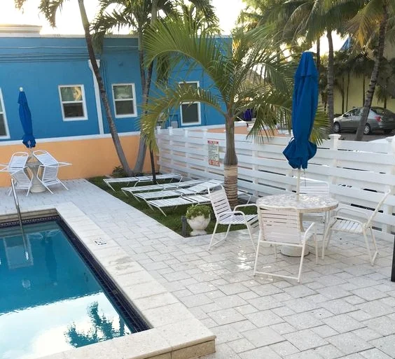 oasis surfisde hollywood fl pool